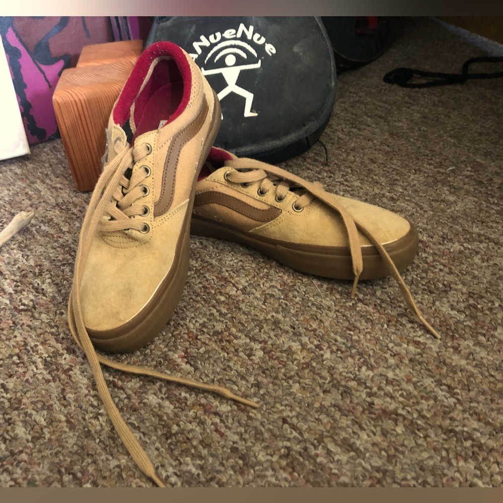 Tan suede ultra cush lace ups